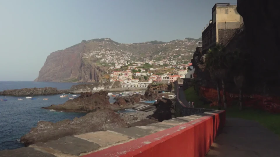 Everyday life in a coastal city